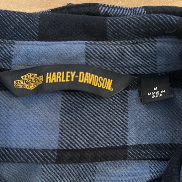Women’s Harley Davidson size Medium Flannel button down shirt. - Picture 3 of 4